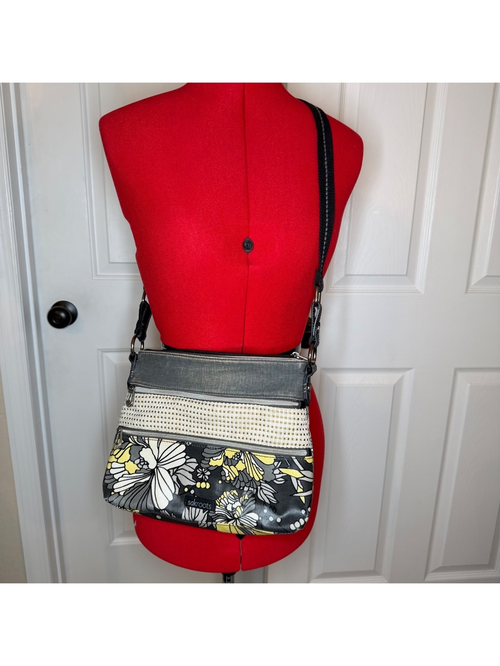Sakroots Artist Circle Crossbody Bag Purse Gray & Yellow Floral
